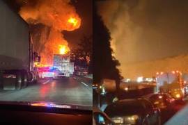 Una pipa con gas LP explotó en la autopista México-Querétaro, generando un incendio de gran magnitud, caos vial y cierre por varias horas.
