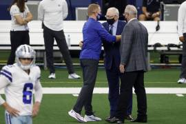 Jerry Jones, molesto con sus Cowboys