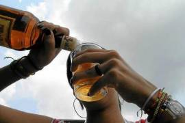 El consumo de alcohol entre las mujeres se ha disparado alarmantemente a nivel nacional.