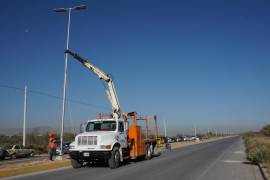 Instalan sistema de alumbrado en zona industrial Mieleras