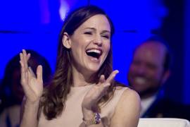 Jennifer Garner publica video en el que ríe y habla sedada