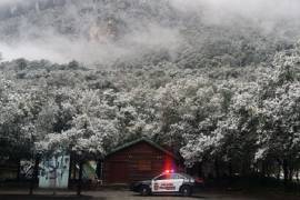 Se cubren de blanco las montañas de Nuevo León tras llegada del frente frío 10