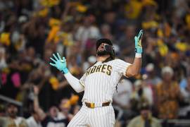 Los Padres de San Diego eliminaron en dos juegos a los Cubs y avanzaron a la Serie Divisional, donde enfrentarán a Milwaukee.