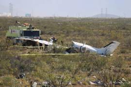 Cae avioneta en Ramos Arizpe; habría al menos 4 personas sin vida (video)