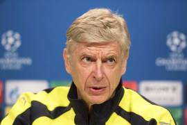 &quot;Aquí o en otro lugar” seguirá entrenando la próxima campaña: Wenger