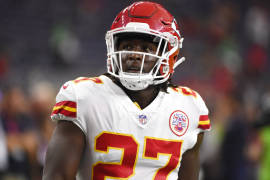 Kareem Hunt está avergonzado por el video donde ataca a una mujer