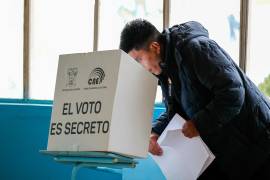 La votación general de las elecciones presidenciales y legislativas de Ecuador comenzó con más de 13.7 millones de electores llamados a las urnas para elegir a sus autoridades para el periodo 2025-2029.