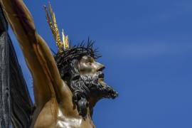 Hoy especialmente recordamos el día en que Jesucristo fue crucificado por los “pecados de la humanidad”, celebración conocida como Viernes Santo.