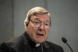 Renuncia tesorero del Vaticano para defenderse de acusaciones de abuso sexual en Australia