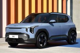 El Kia EV2 adopta un diseño de líneas rectas y faros verticales, alineado con el lenguaje más reciente de la marca.