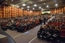 El concierto contará con más de 70 artistas en escena, incluyendo alientos, metales, percusiones y coro, bajo la dirección de Natalia Riazanova.