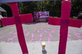 Irinea Buendía, madre de Mariana Lima, víctima de feminicidio, acudió a la Cámara de Diputados local, acompañada de otras madres de víctimas de feminicidio, para exigir al gobierno estatal que garantice que la Ley Mariana Lima, que entró en vigor el pasado 26 de septiembre, no quede solo en el papel.