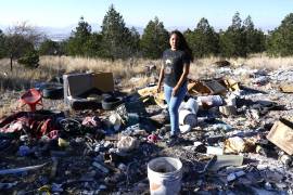La senderista y activista Nathalie Pineda convocó a la ciudadanía a participar en una jornada de limpieza en la falda de la sierra.