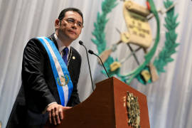 Presidente de Guatemala devuelve dinero a la Defensa