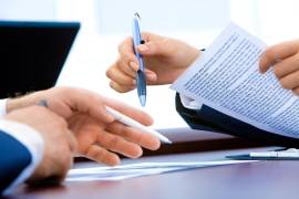 Abogada sugiere que para evitar un fraude en una compra-venta de un inmueble, es necesario celebrar un contrato.