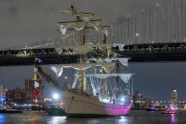 El buque-escuela mexicano Cuauhtémoc reanudó este miércoles sus operaciones tras chocar el pasado mayo con el puente de Brooklyn, en Nueva York, en un accidente en el que fallecieron dos tripulantes.