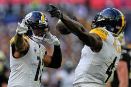 Aaron Rodgers lideró a los Steelers de Pittsburgh en la primera visita de la NFL a Francia, donde alcanzó un nuevo hito en su histórica trayectoria.