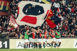 Johan Vásquez fue titular y pieza clave en la defensa del Genoa, que consiguió su primera victoria con Daniele de Rossi y la segunda en la temporada de la Serie A.