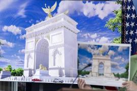 La portavoz de la Casa Blanca, Karoline Leavitt, presentó los planes del presidente de EU, Donald Trump, para construir un arco del triunfo en Washington con motivo del 250 aniversario de la independencia del país.
