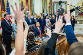 Trump recurre a los ataques contra la prensa después de enfrentar varias derrotas