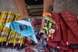 Autoridades municipales presentan el operativo decembrino contra la venta ilegal de pirotecnia.