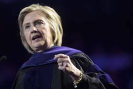 Hillary Clinton, primera mujer en ser rectora de la universidad Queen's de Belfast