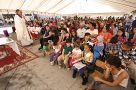 Celebran misa al aire libre en Saltillo