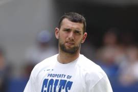 Andrew Luck regresa a los entrenamientos