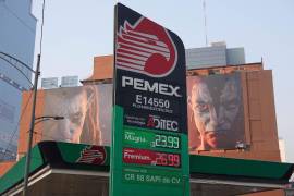 El rescate por la soberanía energética sale caro. Para Petróleos Mexicanos (Pemex), en noviembre de 2025 producir gasolinas fue 20.7% más costoso que importarlas del extranjero.