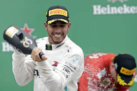Hamilton gana el GP de Brasil y Mercedes amarra el título de la F1