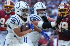 Jonathan Taylor anotó dos touchdowns y corrió para 95 yardas en la victoria 30-13 de los Colts sobre los Commanders en Londres.