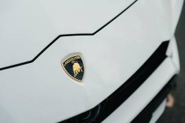 Lamborghini hará híbrida toda su gama, incluidos los automóviles deportivos Huracán y Aventador y el SUV Urus, en dos o tres años