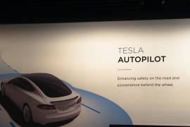 Tesla tuvo que retirar del mercado la mayoría de sus coches en Estados Unidos para arreglar el sistema que monitorea a los conductores mediante Autopilot.