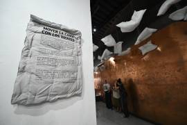 María Ortiz convierte lo suave en incomodidad en la expo ‘Mover la cama con los dientes’ en Saltillo