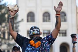 El Desfile Xantolum 2025 llenó de color y tradición las calles de Saltillo con la participación de cerca de tres mil catrinas y catrines.