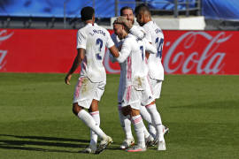 Real Madrid golea al Huesca en el regreso de Hazard