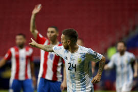 Argentina vence a Paraguay y se clasifica a los Cuartos de Final