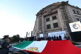 Autoridades, docentes, egresados y estudiantes participaron en la ceremonia por el 75 aniversario del Tec Saltillo.