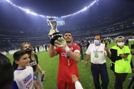 Jesús Corona quiere retirarse en el Cruz Azul