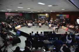 El debate comenzó alrededor de las 18:00 horas, en el Tecnológico de Monterrey Campus Saltillo.