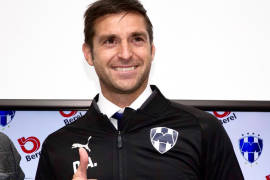 Presentan a Diego Alonso como nuevo técnico de los Rayados