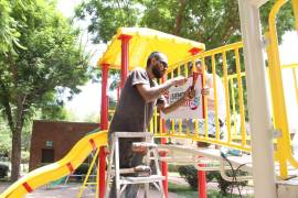 Nuevos ejercitadores y juegos infantiles transforman el Parque Fundadores en un espacio familiar más completo.