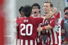 Armando “Hormiga” González fue determinante para Olympiakos al marcar de cabeza el gol de la victoria ante Sparta Praga en la Europa League.