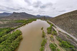 La presa Palo Blanco recibe siembra de peces durante primavera y verano para favorecer su adaptación y crecimiento.