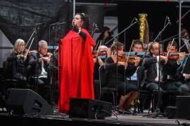 La soprano mexicana María Katzarava y la Orquesta Filarmónica de la Ciudad de México en la inauguración de la 50 edición del Festival Internacional Cervantino.
