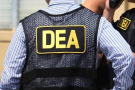 Inscripción en el uniforme de un agente de la Administración de Control de Drogas (DEA, por sus siglas en inglés) en Florida, 13 de junio de 2016.