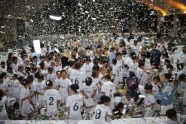 La entrega de una playera del Real Madrid con la leyenda “Saltillo 2024” al alcalde electo simboliza el compromiso de la fundación con el crecimiento deportivo en la región.