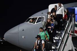 (IMAGEN ILUSTRATIVA) Con tres horas de diferencia, llegó el segundo avión de la Fuerza Aérea Mexicana al AIFA con los 144 mexicanos rescatados en Israel.