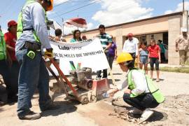 Candidata del PRI a la alcaldía de Monclova se compromete a tapar baches y rehabilitar calles