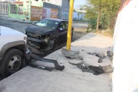 El conductor abandonó el vehículo luego del choque ocurrido en el cruce de calle Cinco y calle Doce.